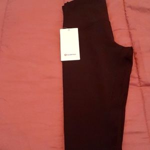 Brand new Lululemon size 8 yoga pants